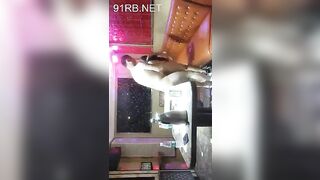 Chú tuy già r nhưng vẫn còn sung lắm gặp e nv xinh nhảy nhiệt tình làm chú k nhịn đc