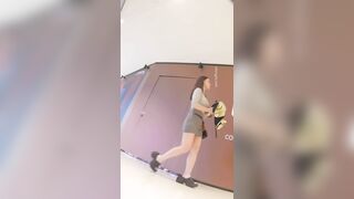 QUAY LÉN QUẦN LÓT GÁI LẠ TRONG TRUNG TÂM THƯƠNG MAI