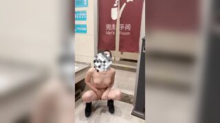 Anh hàng xóm bắt quả tang em Vy 2k7 vạch lồn sướng một mình rồi gạ chịch phê lòi