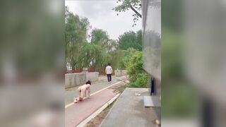 Anh hàng xóm bắt quả tang em Vy 2k7 vạch lồn sướng một mình rồi gạ chịch phê lòi
