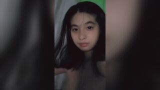 Em nữ sinh vú nhỏ nhắn xinh xắn lộ clip