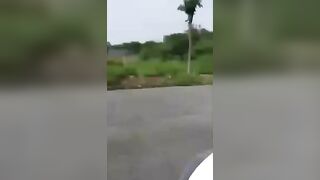 100k mà eg chịu bú cu ngay giữa đường còn vén áo cho a bóp ngực