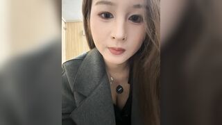 Gái xinh văn phòng vú to lồn ngon vào nhà vẹ sinh khoe hàng thủ dâm cho xếp xem p1