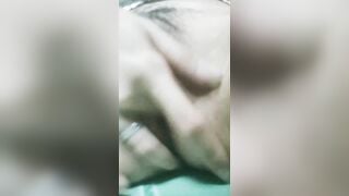 Em họ 2k8 nứng bím gửi clip thủ dâm cho anh xem