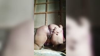 Mbbg vú to lồn múp khoe lồn cho trai xem thủ dâm