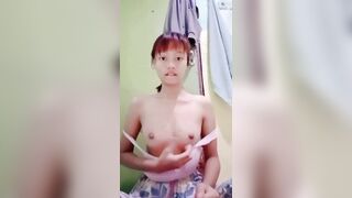 Nữ sinh dại trai show cho người yêu xem