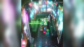 Hack Camera Chơi Em Tiếp Viên Tại Phòng Karaoke