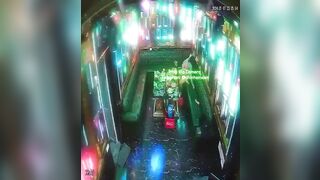 Hack Camera Chơi Em Tiếp Viên Tại Phòng Karaoke