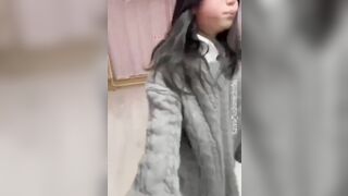 Em gái bị đánh ghen lột đồ Phần 2