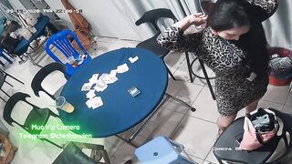 Hack Camera Bà Chủ Quán Bài Thay Đồ