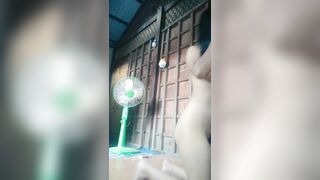 Cô em dân tộc nứng lồn quá tự khiêu dâm ở nhà