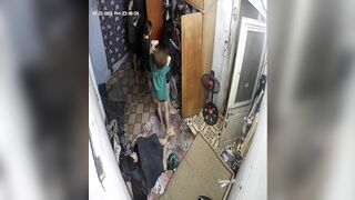 Hack cam nhà có 4 nàng tiên đang thay đồ