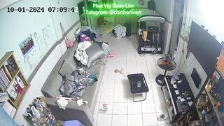 Hack Camera Mẹ Con Nude  Ở Phòng Khách