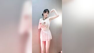 Gái xinh vú to hàng ngon dâm đãng