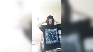 Em học sinh loli khoe lồn vú cho bạn trai xem