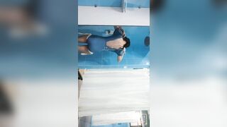 Quay lén phòng tắm của mấy chị em toàn Dáng ngon