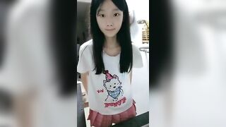 Em gái 2k6 tự ghi hình clip khoe hàng trong nhà tắm cực nét