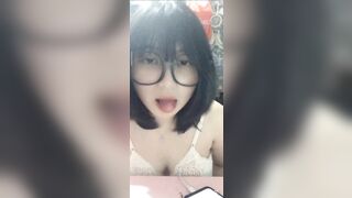 Em mắt kính cực múp live thủ dâm, kể chuyện p1