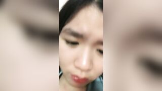 Em gái tập show