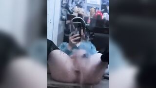 Lên đỉnh bắn nước lồn và lỗ đít co bóp sung sướng