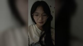 Gạ mãi mới ddc e rau non kính cận trốn trg kí túc xá show hàng móc lồn rên cho xem