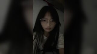 Gạ mãi mới ddc e rau non kính cận trốn trg kí túc xá show hàng móc lồn rên cho xem