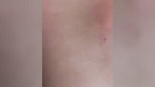 Gặp được em gái chủ xóm trọ xinh xắn quen vài hôm gạ em địt ngay gần ban công