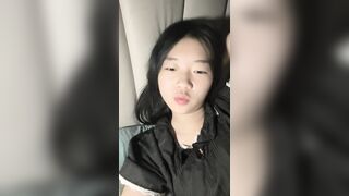 Em Loli xinh như Thiên Thần vậy tập tành thủ dâm xem mà nứng vãi