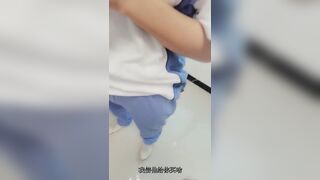 Dụ dỗ gạ chịch được em học sinh Loli mới lớn với cái lồn siêu non đi khách sạn chịch
