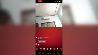 2 bạn nữ omtv khen cu to