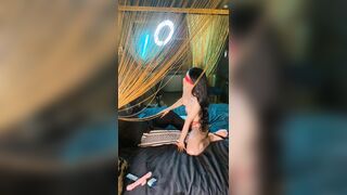 Chịch mẫu nude Việt