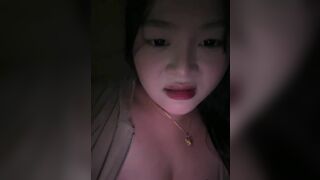 Gái xinh chubby vú to lồn múp khoe hàng thủ dâm 2