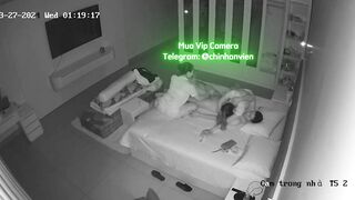 Hack Camera Giám Đốc Gọi 2 Em Nhân Viên Vào Phòng Massage Kích Dục