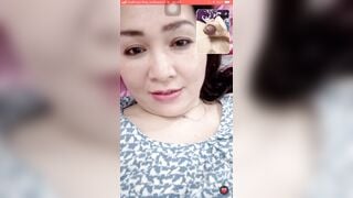 Call video thủ dâm cùng chị máy bay chồng đi công tác xa