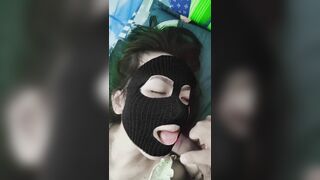 Kết thúc mùng 2 Tết với mồm của em họ