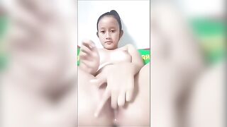 Em học sinh vú to lồn múp dâm đãng nứng lồn thủ dâm