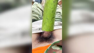 Thủ dâm bằng quả mướp sướng hơn chơi sex toy