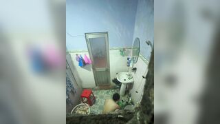quay lén chị hàng xóm tắm