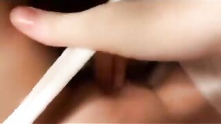 Em hầu gái đái và móc cái bím dâm dục