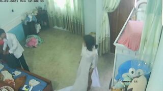 Hack cam thằng em giúp con chị lớp 10 thay đồ p11