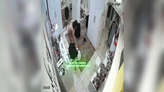 Hack Camera Phòng Thay Đồ Máy Bay Ấn Độ