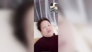 Chị già cạnh nhà thèm cu gọi video xả