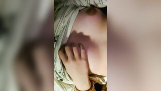 E muốn bóp vú các anh xem