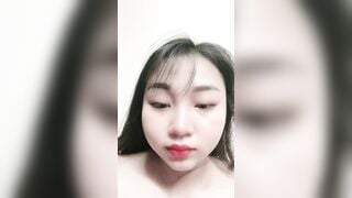 Rau dăm Sắp Sanh Con Mà Còn Vác Hàu Ra Móc Cho Dễ Sanh