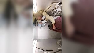 QUAY LÉN 2 BẠN TRẺ ĐỊT NHAU TRONG PHÒNG THAY ĐỒ CỦA SHOP QUẦN ÁO