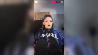 Chubby vú bự show trên Instagram