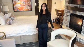 Xuất lên ngực teen xinh da bánh mật mình dây quyến rũ