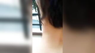 bắt cháu học sinh lớp 11 ra ban công bú cu bên dưới xe vẫn đi lại