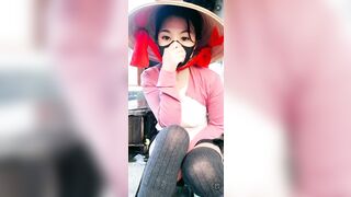 Mưa gió em cùng chăm khoe vú to lồn múp múp