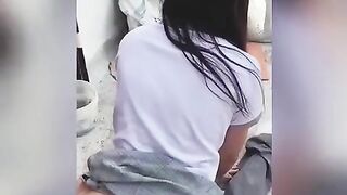 Hai em học sinh lén chịch nhau sau lớp học